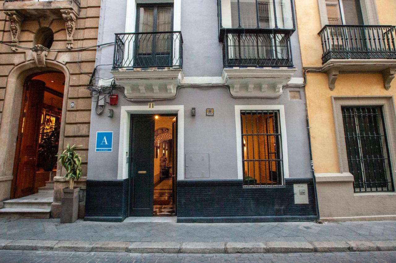 Hostel Ibarra By Bossh! Hotels Seville Exterior photo